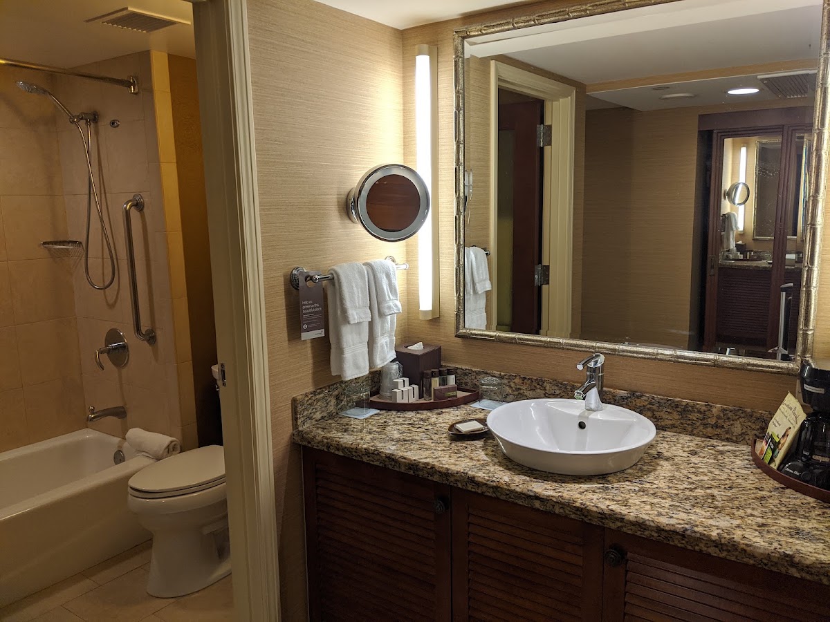OUTRIGGER Reef Waikiki Beach Resort photo 4