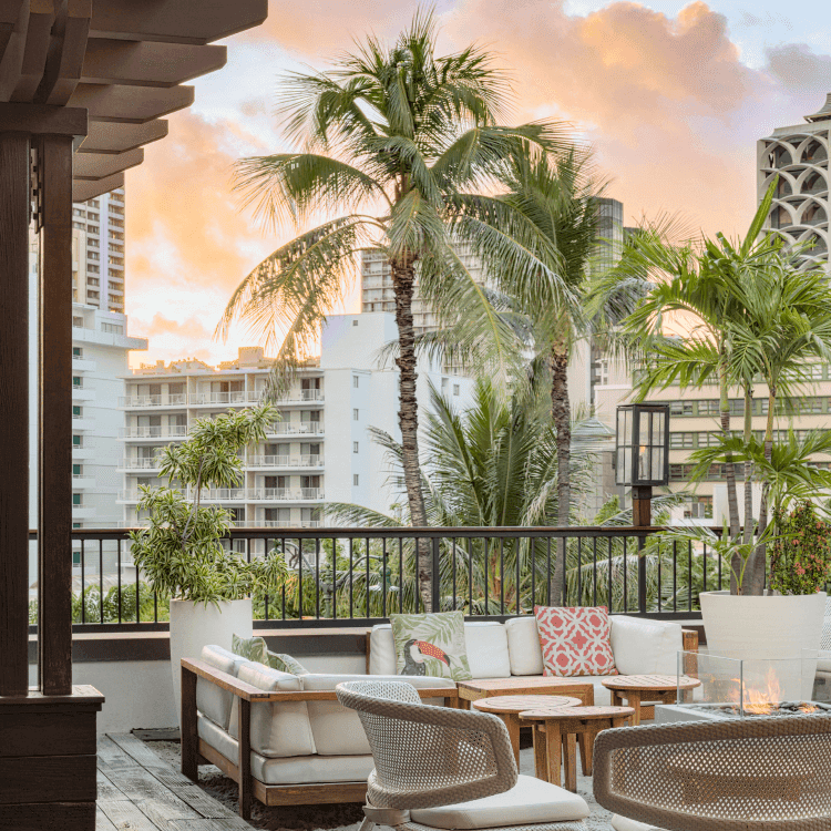Tommy Bahama Restaurant & Bar in Waikiki