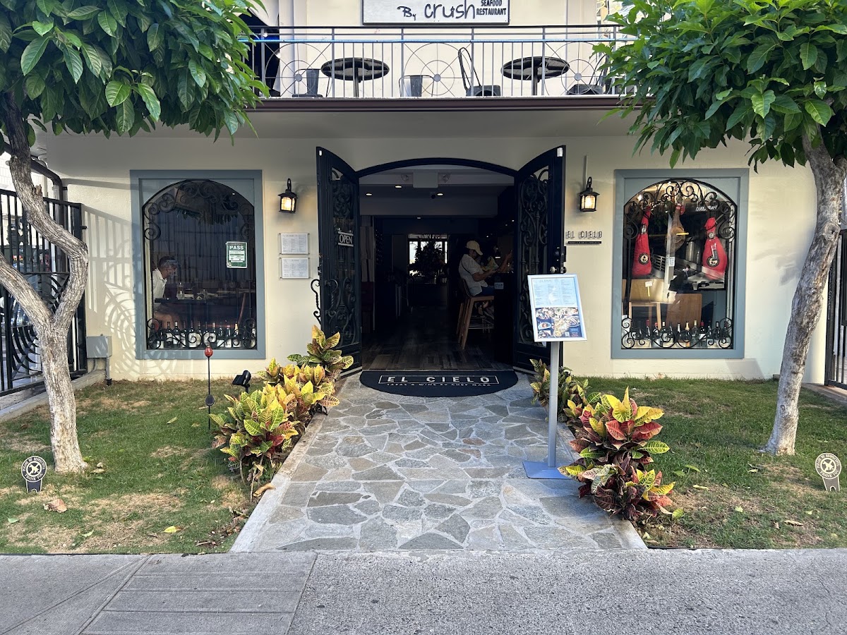 El Cielo in Waikiki