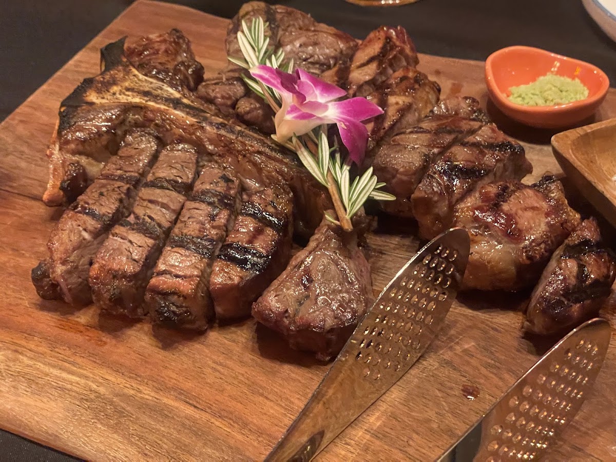Aina Steak and Seafood photo 3
