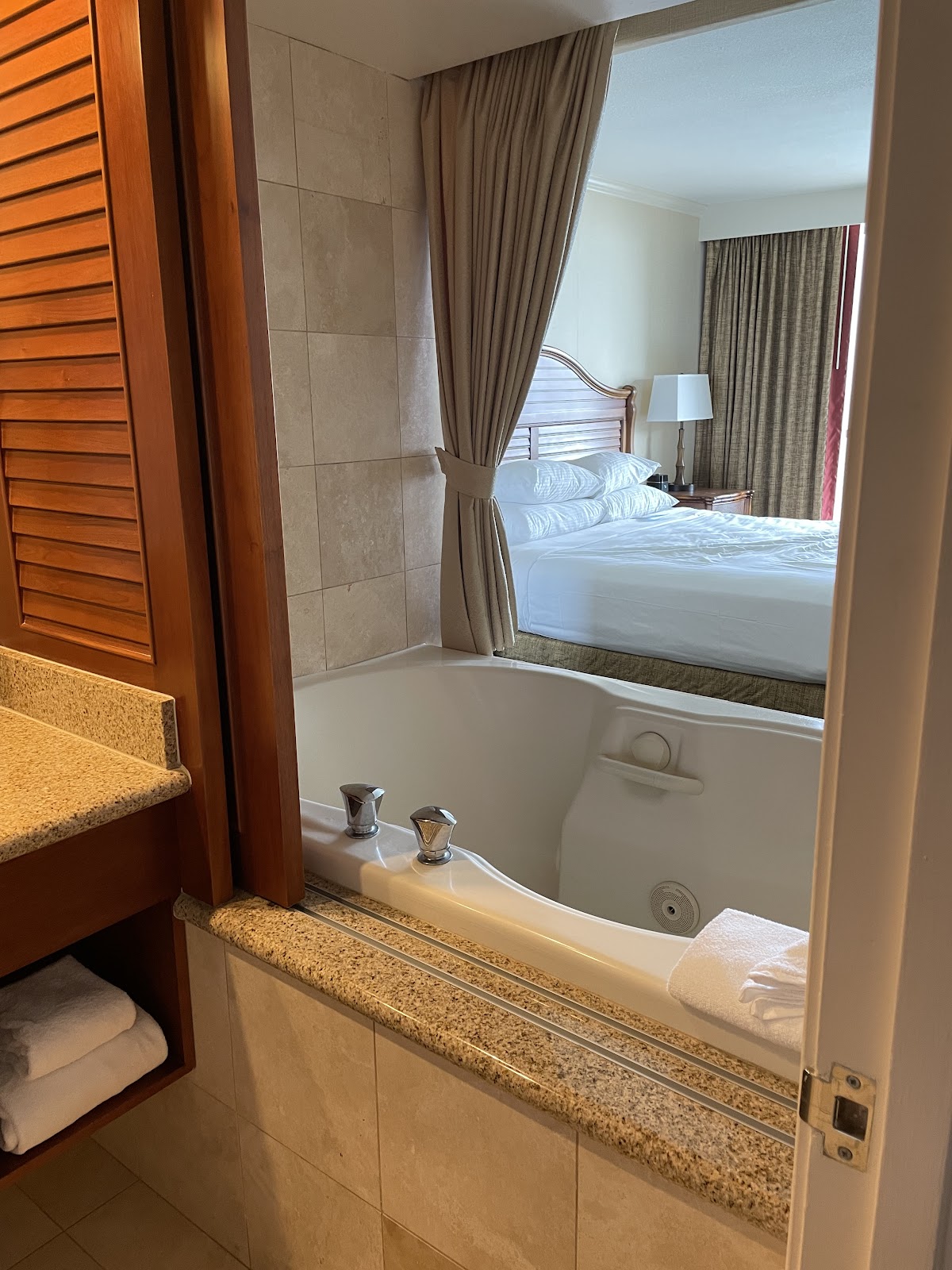 OUTRIGGER Waikiki Beach Resort photo 4