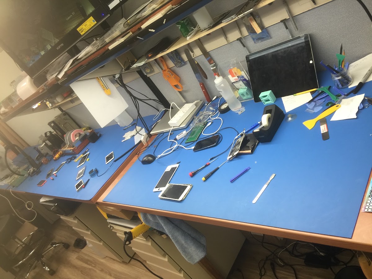 Waikiki Cell Phone Repair photo 4