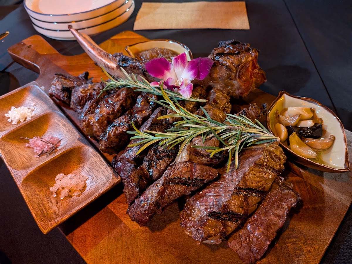 Aina Steak and Seafood photo 4